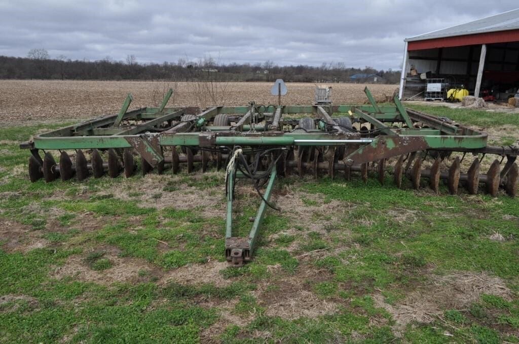 John Deere 230 Equipment Image0