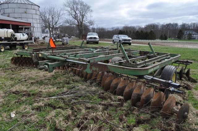 Image of John Deere 230 equipment image 4