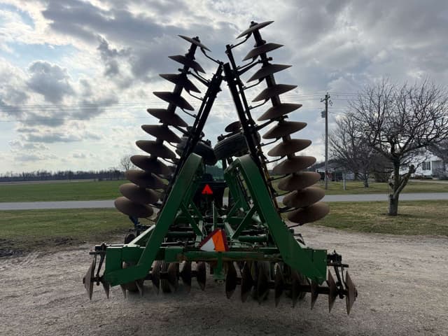 Image of John Deere 230 equipment image 3