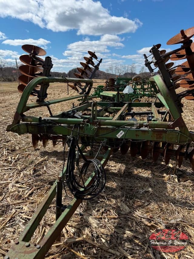Image of John Deere 230 equipment image 3
