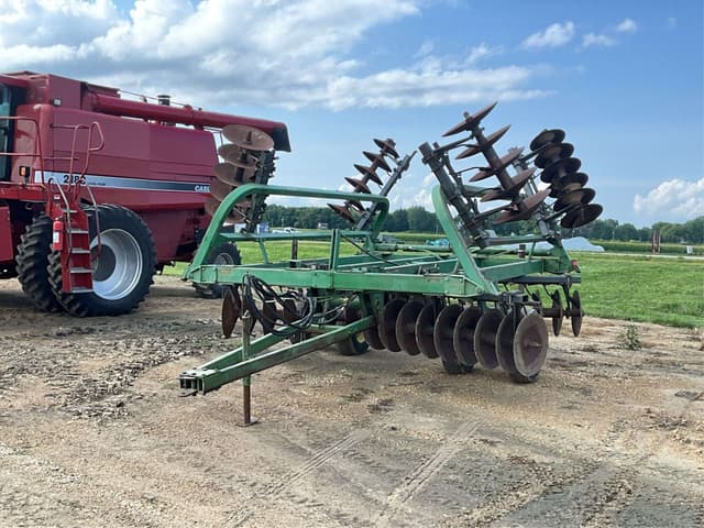 Image of John Deere 230 equipment image 1