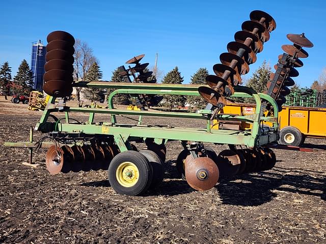 Image of John Deere 230 equipment image 1