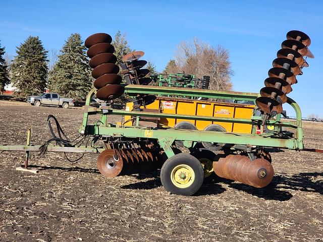 Image of John Deere 230 equipment image 2