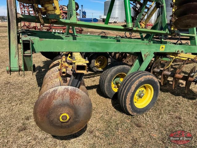 Image of John Deere 230 equipment image 3