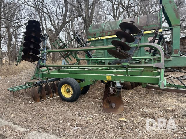 Image of John Deere 230 equipment image 3