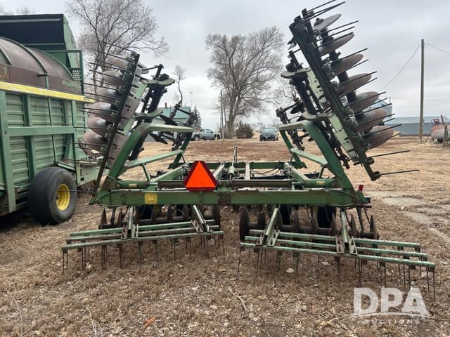 Image of John Deere 230 equipment image 4