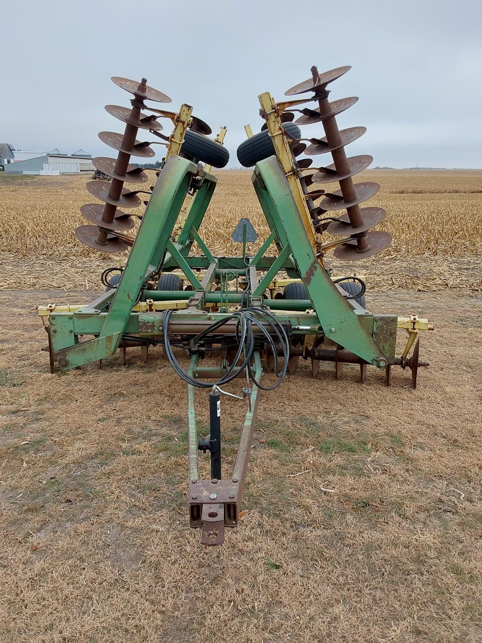 John Deere 230 Equipment Image0