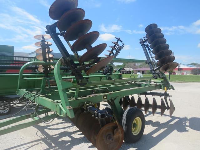 Image of John Deere 230 equipment image 1
