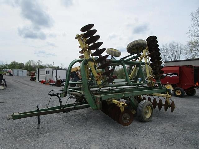 Image of John Deere 230 equipment image 1