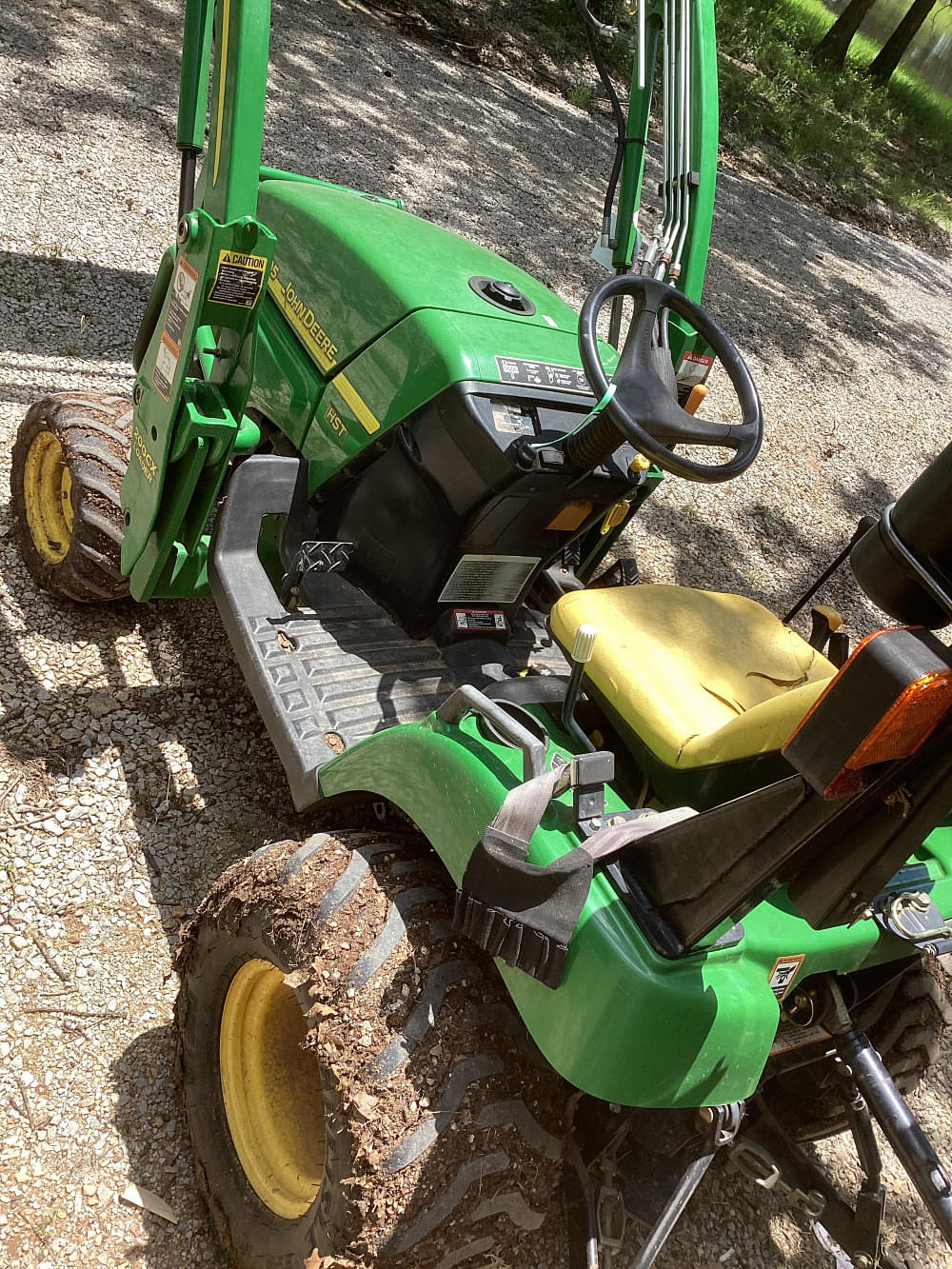 Image of John Deere 2305 Primary image