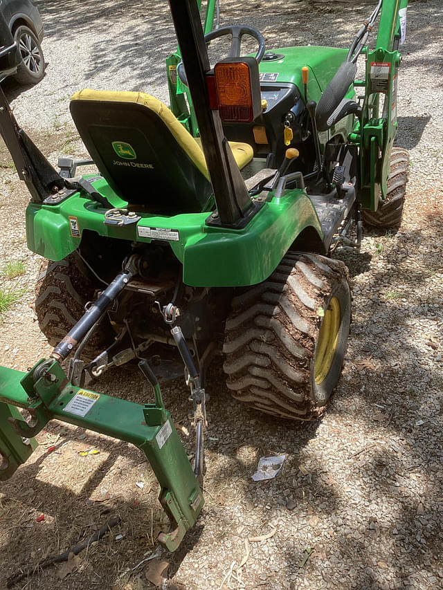 Image of John Deere 2305 equipment image 1