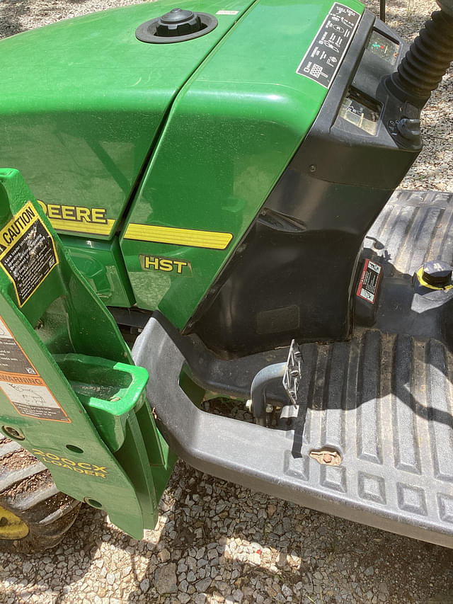 Image of John Deere 2305 equipment image 4