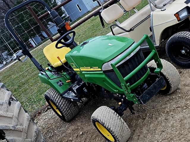 Image of John Deere 2305 equipment image 1