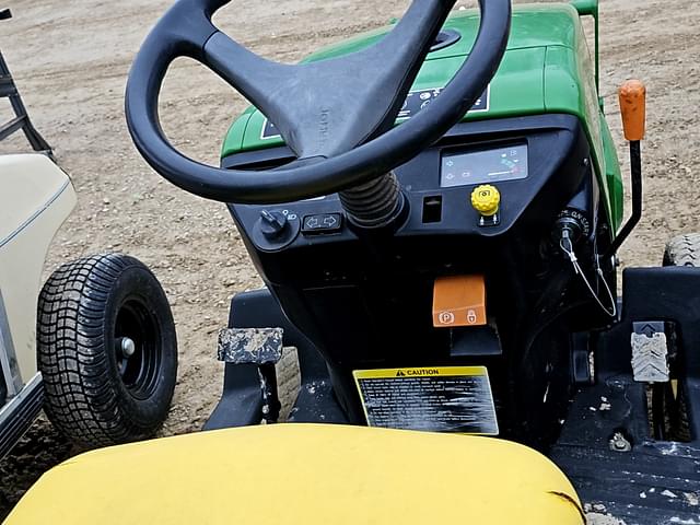 Image of John Deere 2305 equipment image 4