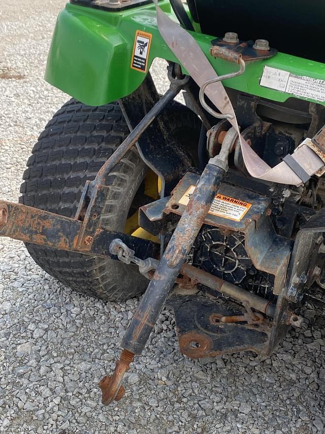 Image of John Deere 2305 equipment image 4
