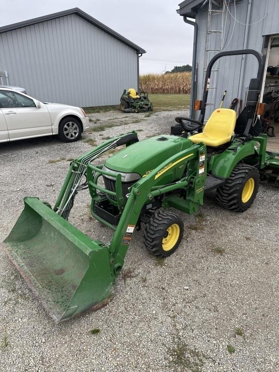 Image of John Deere 2305 equipment image 1