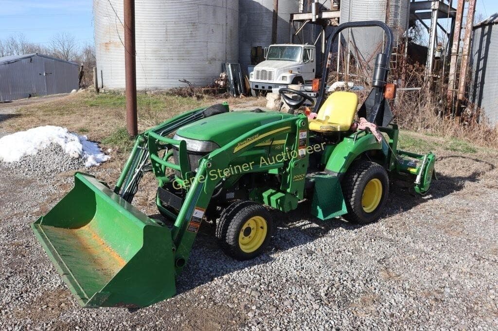 Image of John Deere 2305 Image 1
