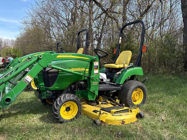 Image of John Deere 2305 equipment image 1