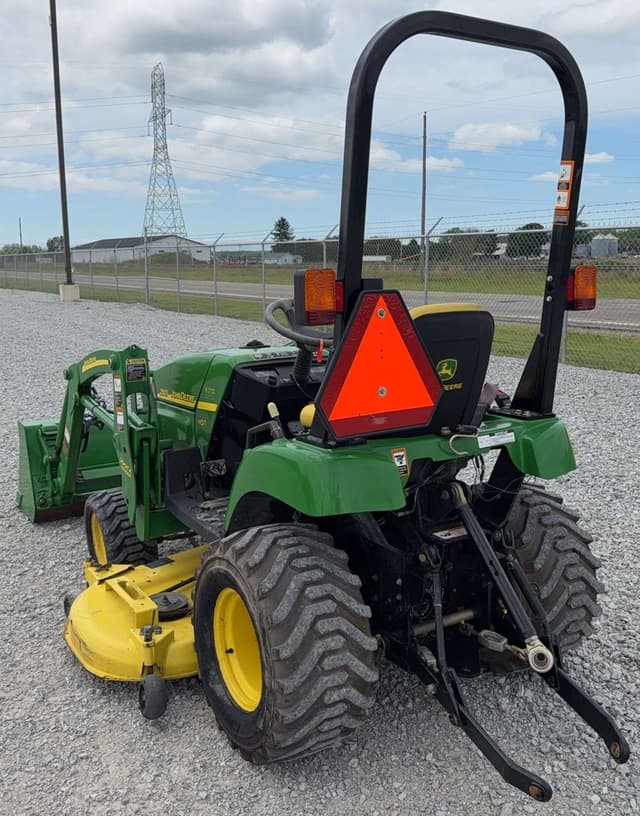 Image of John Deere 2305 equipment image 3