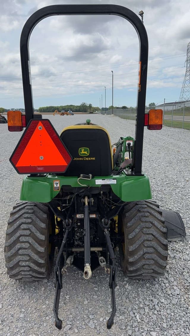 Image of John Deere 2305 equipment image 4