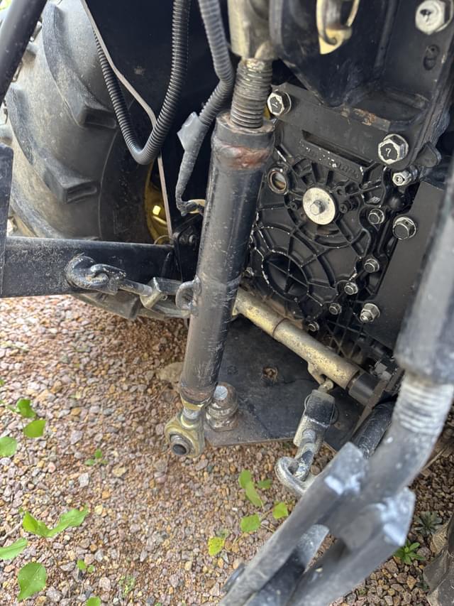 Image of John Deere 2305 equipment image 4