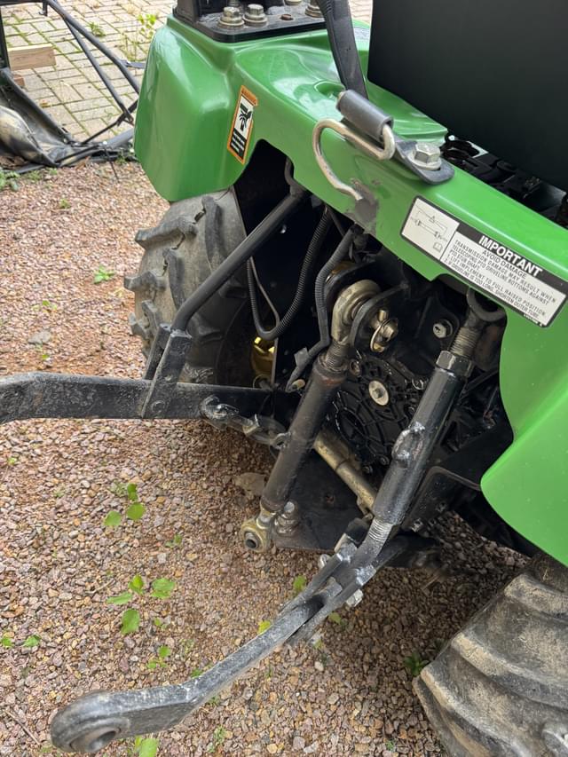 Image of John Deere 2305 equipment image 3