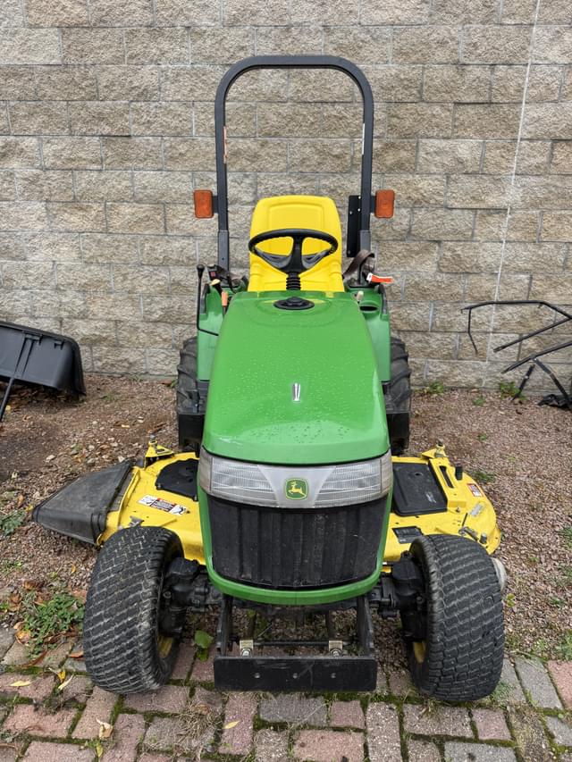 Image of John Deere 2305 equipment image 1