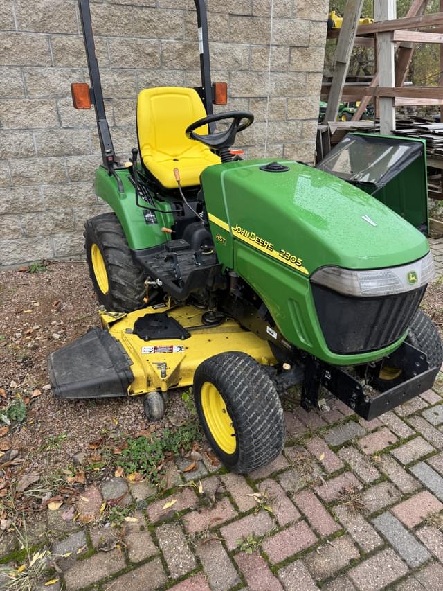 Image of John Deere 2305 equipment image 2