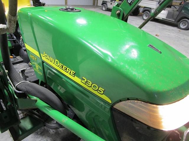 Image of John Deere 2305 equipment image 2