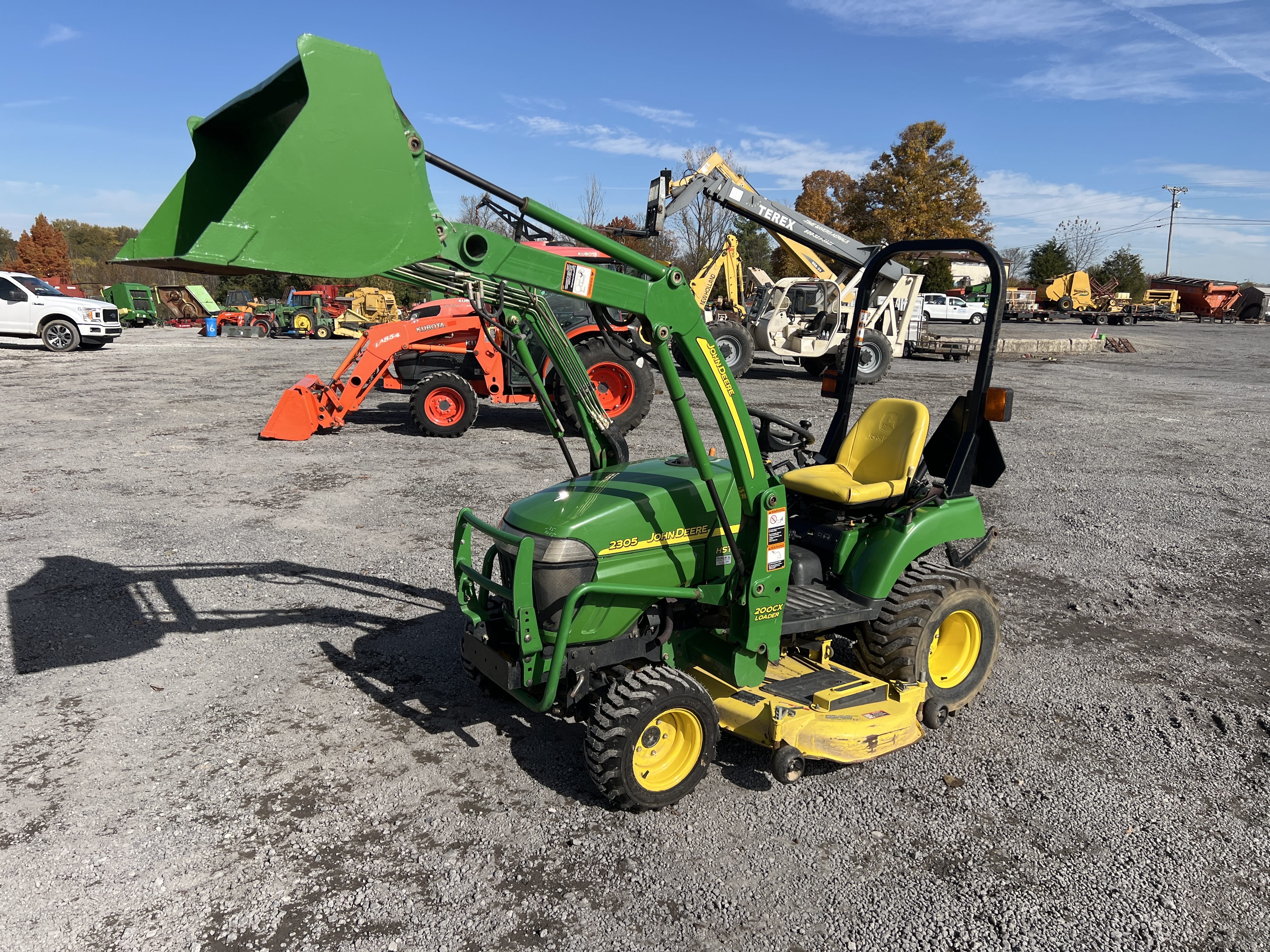 John Deere 2305 Equipment Image0
