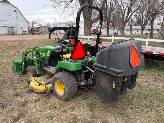 Image of John Deere 2305 equipment image 4