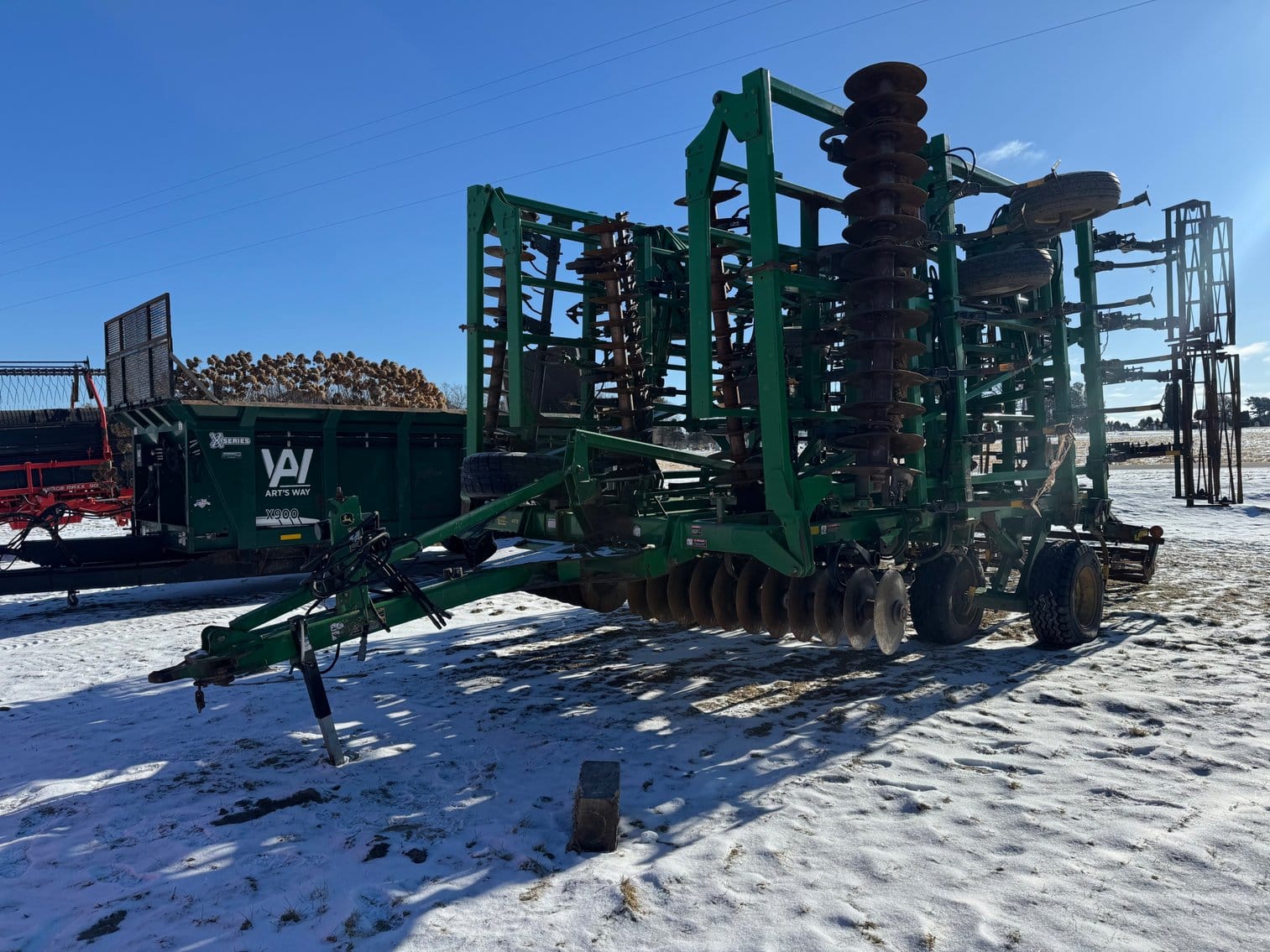 John Deere 2310 Equipment Image0