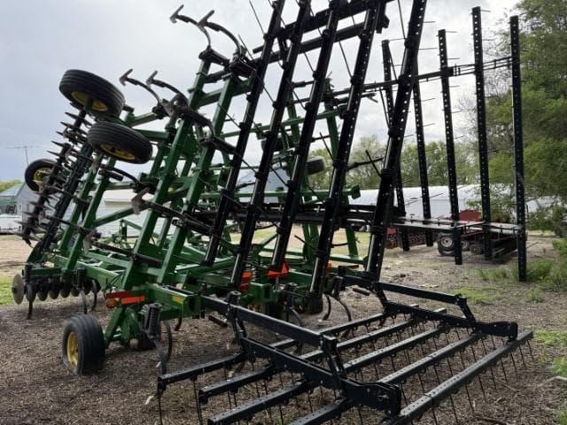 Image of John Deere 2310 equipment image 3