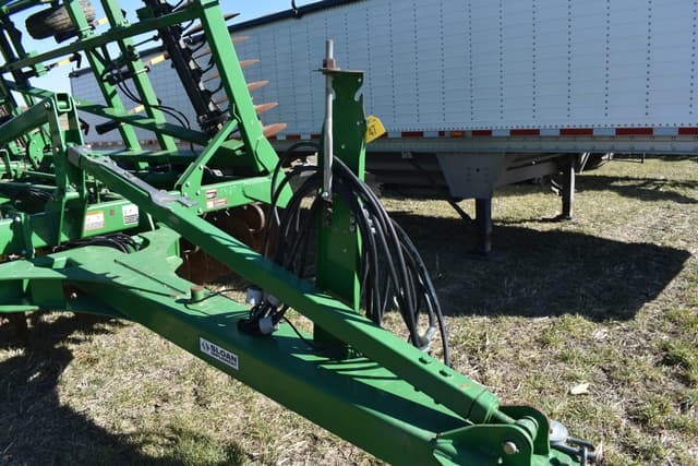 Image of John Deere 2310 equipment image 4