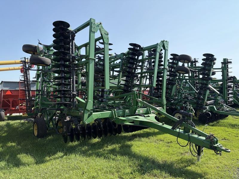 John Deere 2310 Equipment Image0