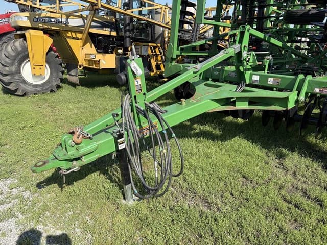 Image of John Deere 2310 equipment image 4