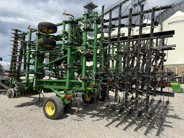 Image of John Deere 2310 equipment image 4