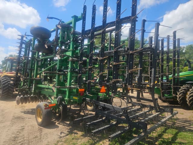 Image of John Deere 2310 equipment image 4