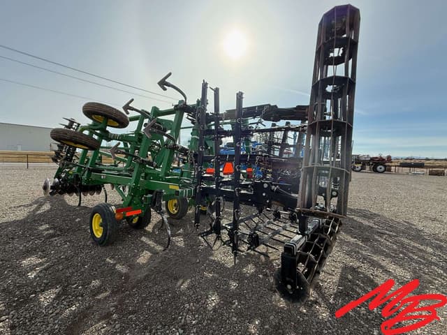 Image of John Deere 2310 equipment image 3