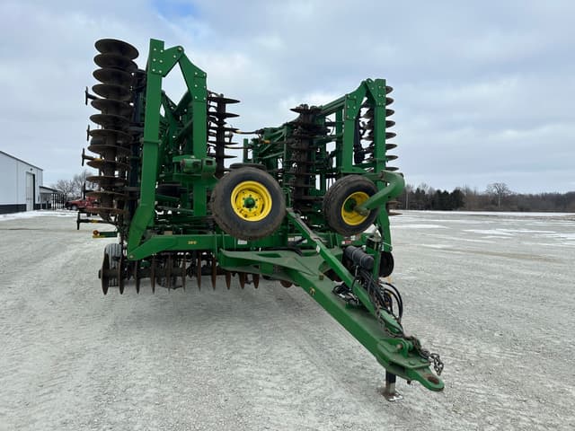 Image of John Deere 2310 equipment image 3