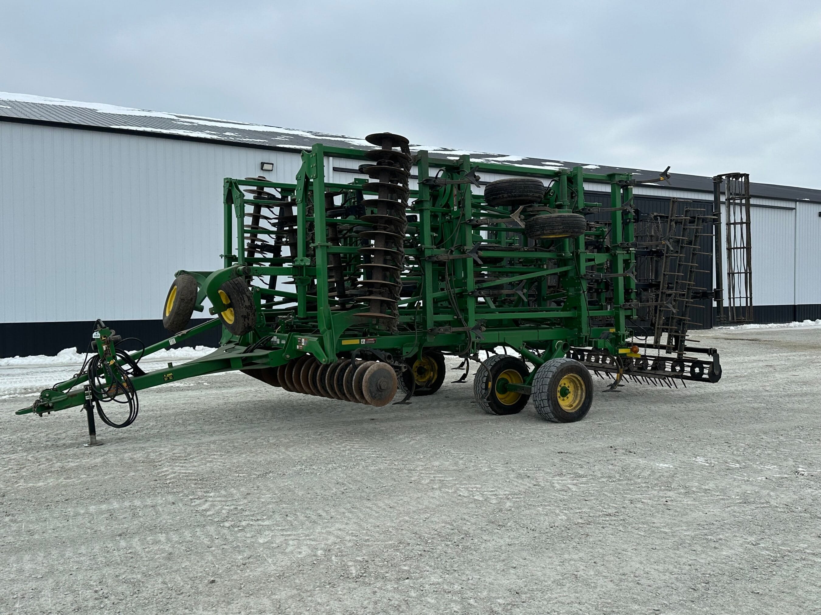 John Deere 2310 Equipment Image0