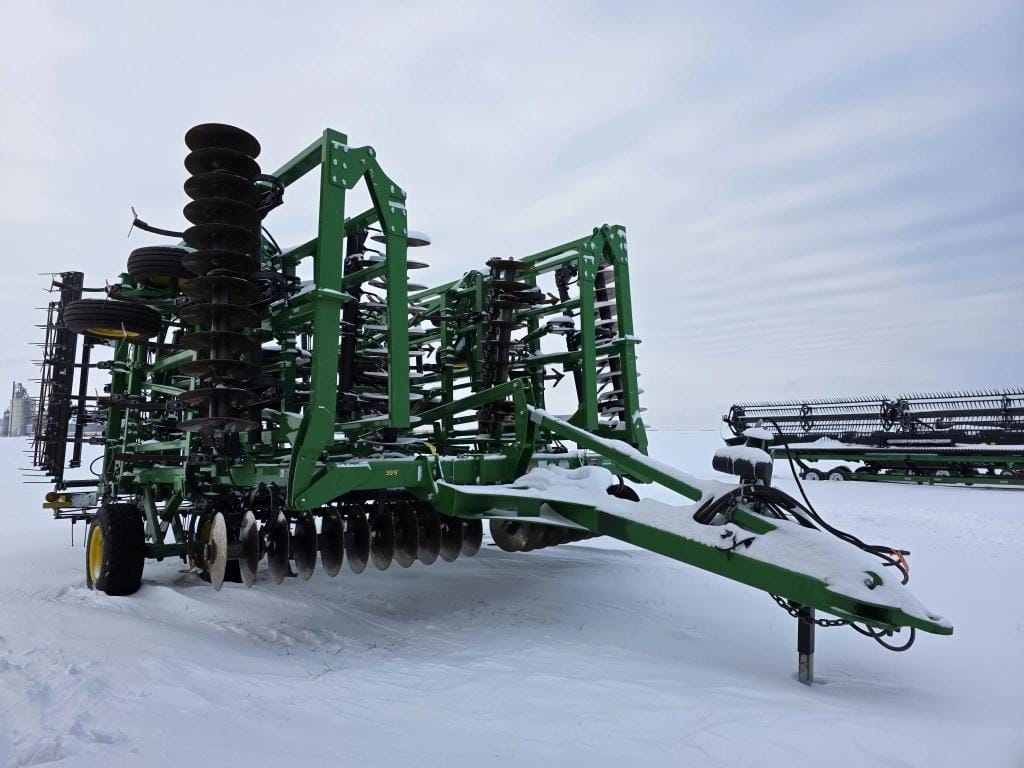 John Deere 2310 Equipment Image0