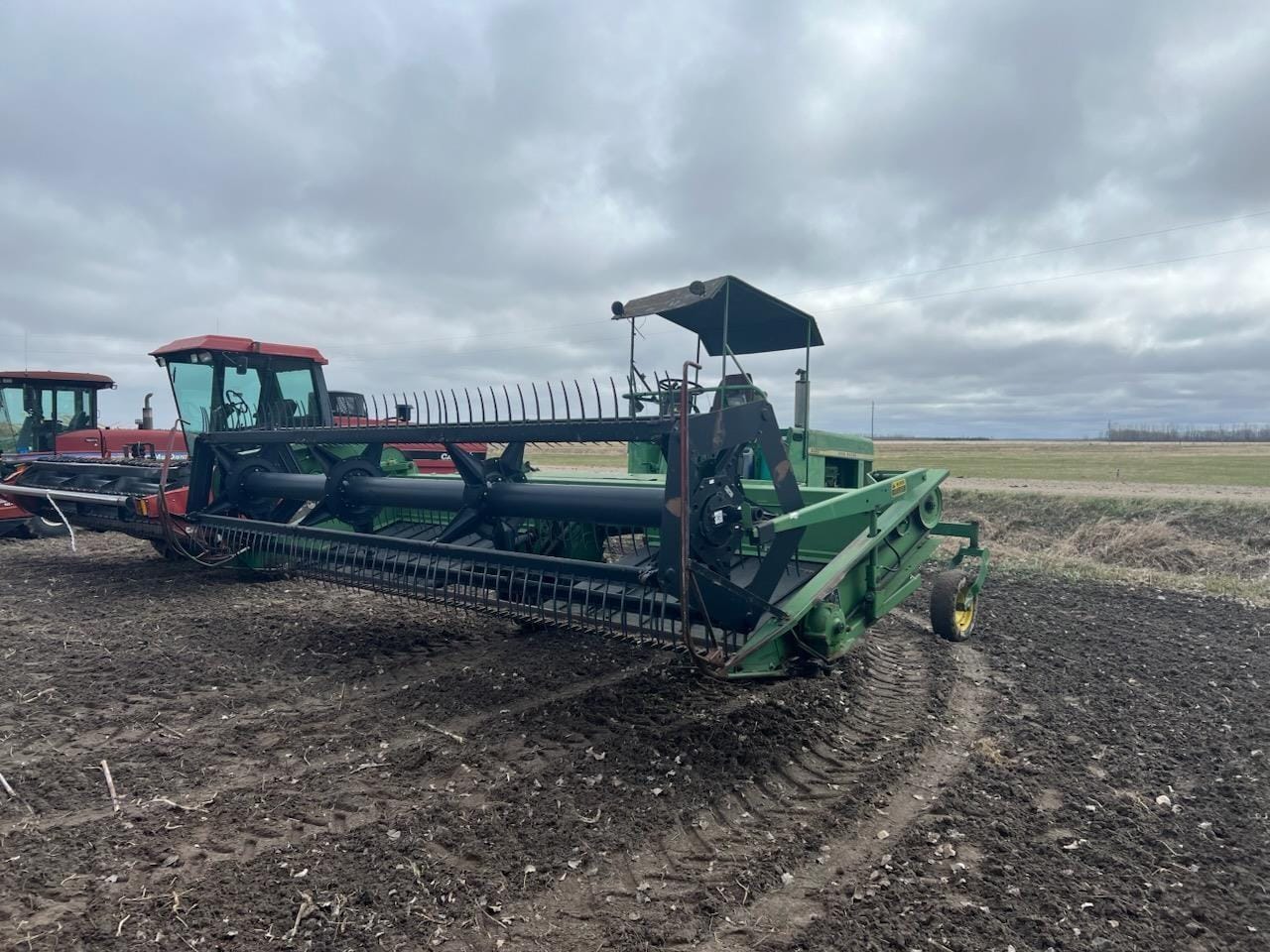 John Deere 2320 Equipment Image0