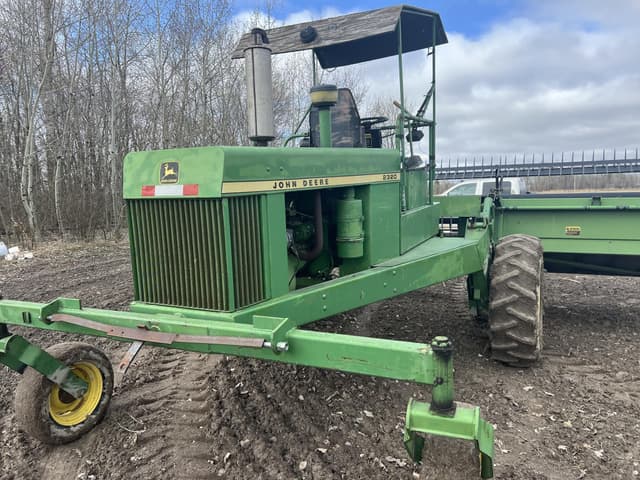 Image of John Deere 2320 equipment image 2