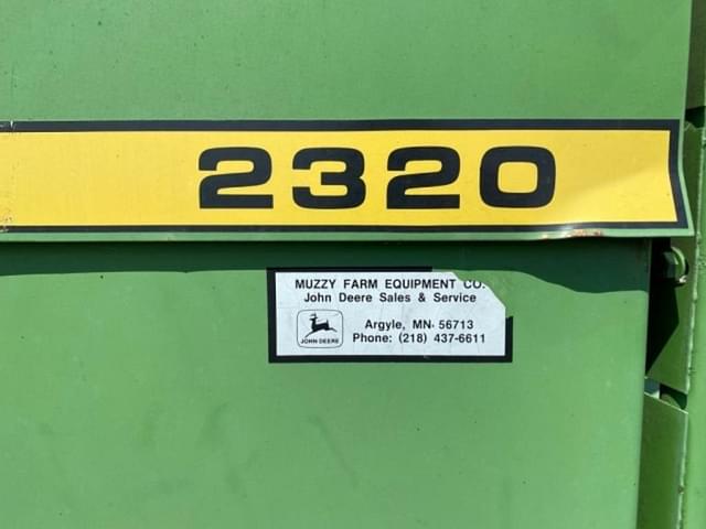 Image of John Deere 2320 equipment image 4
