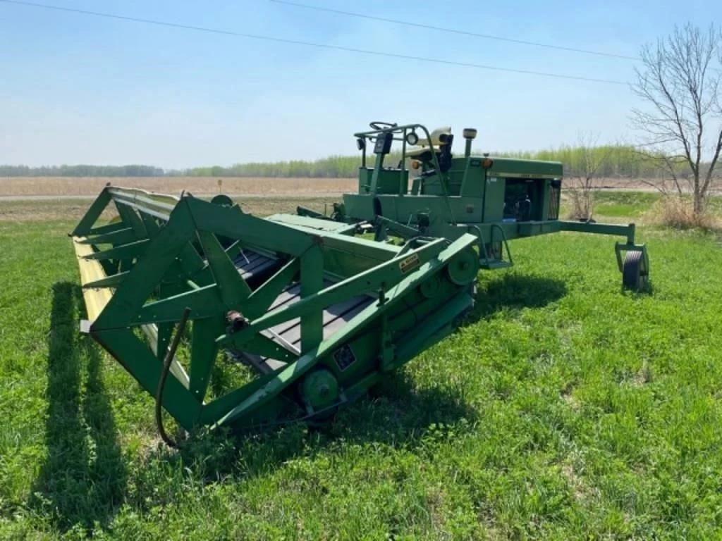 Image of John Deere 2320 Primary image