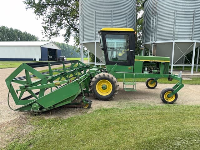 Image of John Deere 2320 equipment image 1