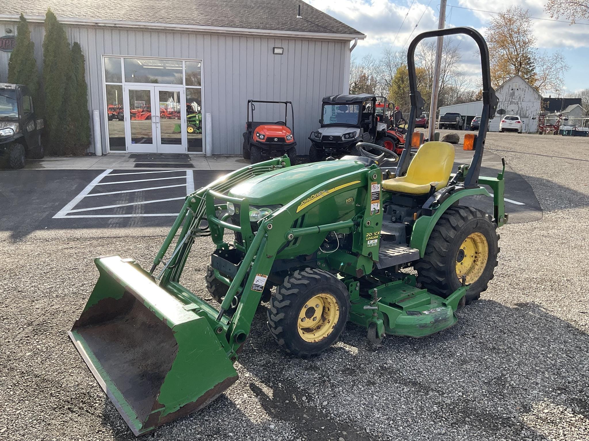 John Deere 2320 Equipment Image0