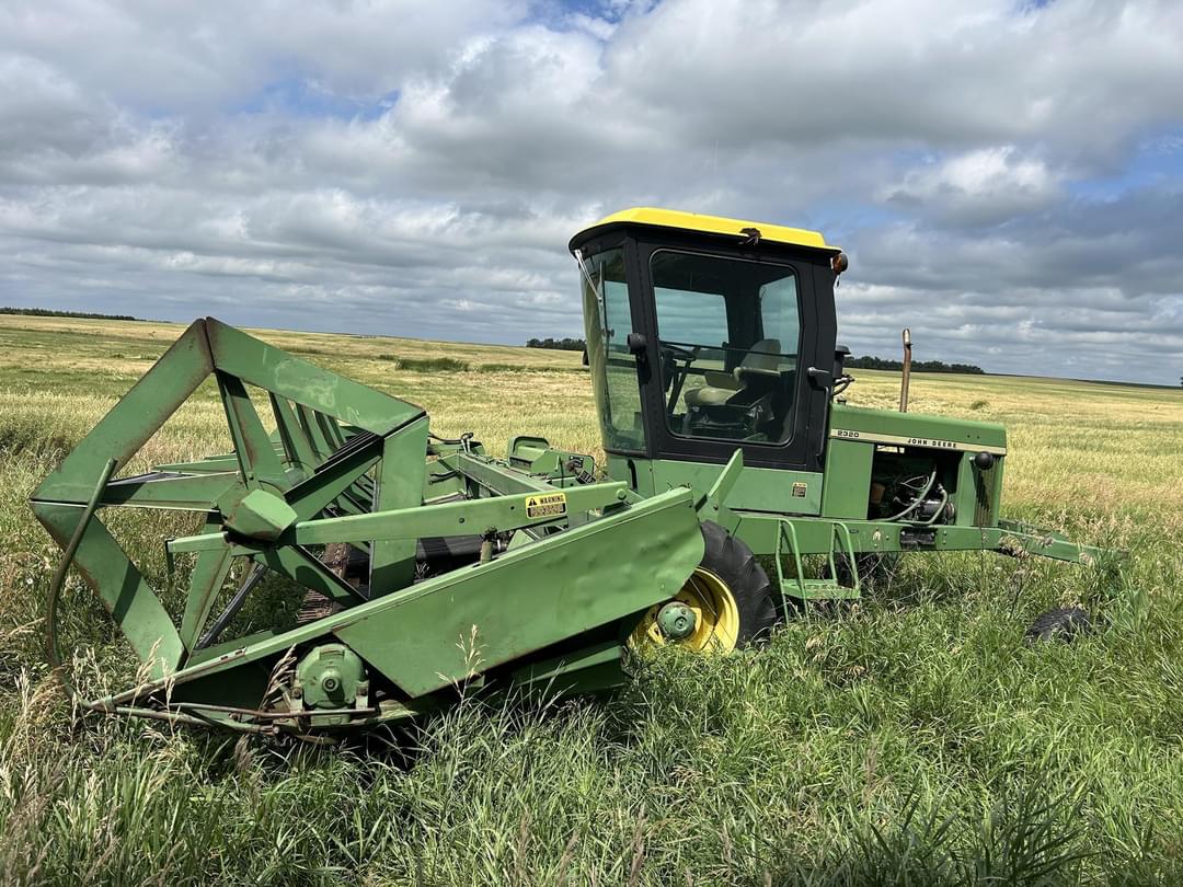 Image of John Deere 2320 Primary image