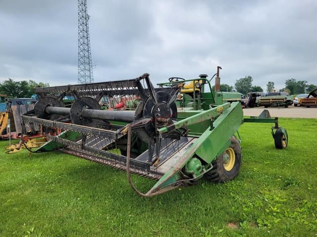 Image of John Deere 2320 equipment image 2